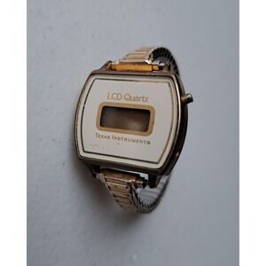 VTG Texas Instruments Womens Watch Gold Tone LCD Digital Quartz Chrono Ladies
